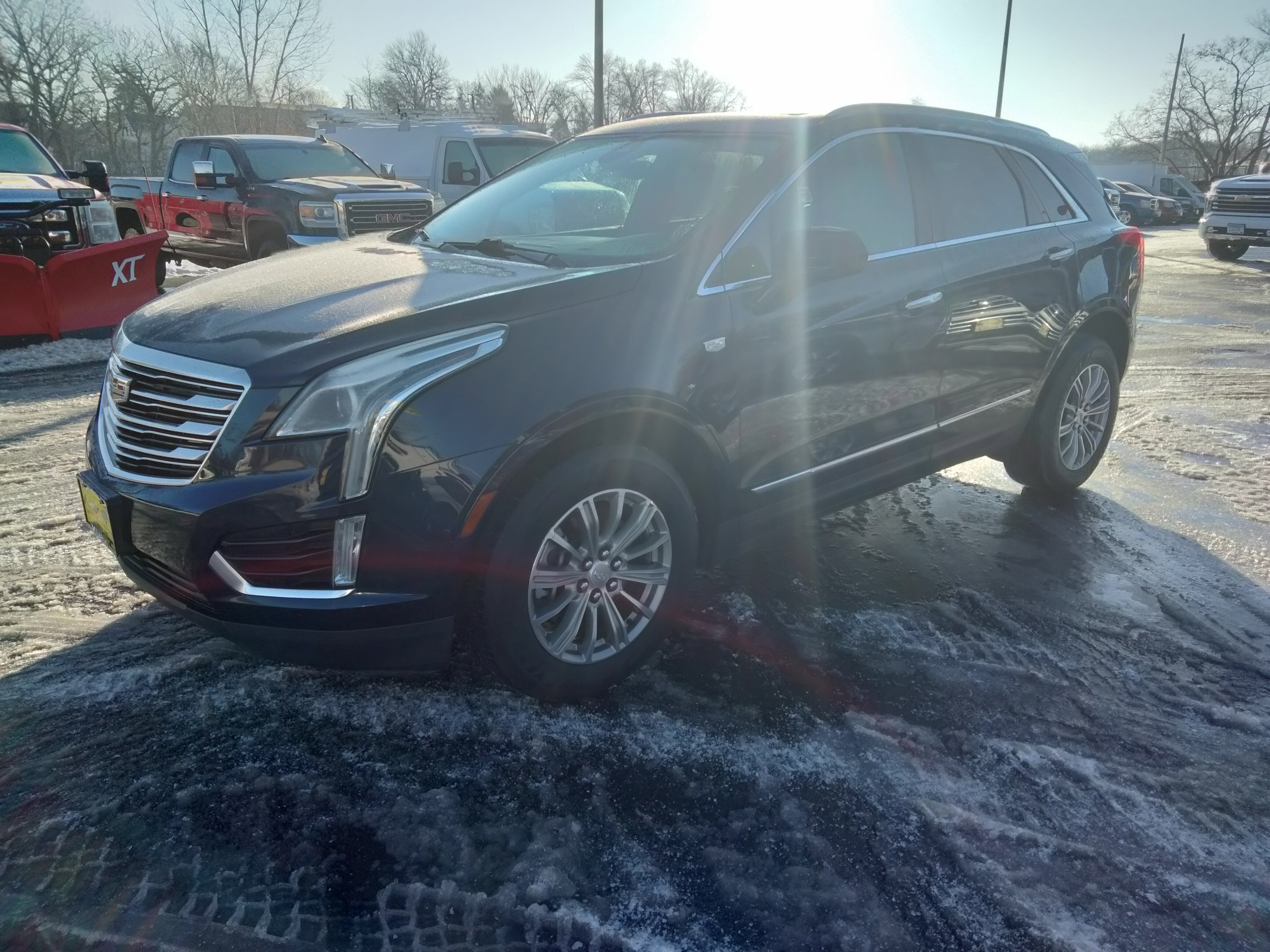 Used 2017 Cadillac XT5 Luxury w/ Driver Awareness Package image 4