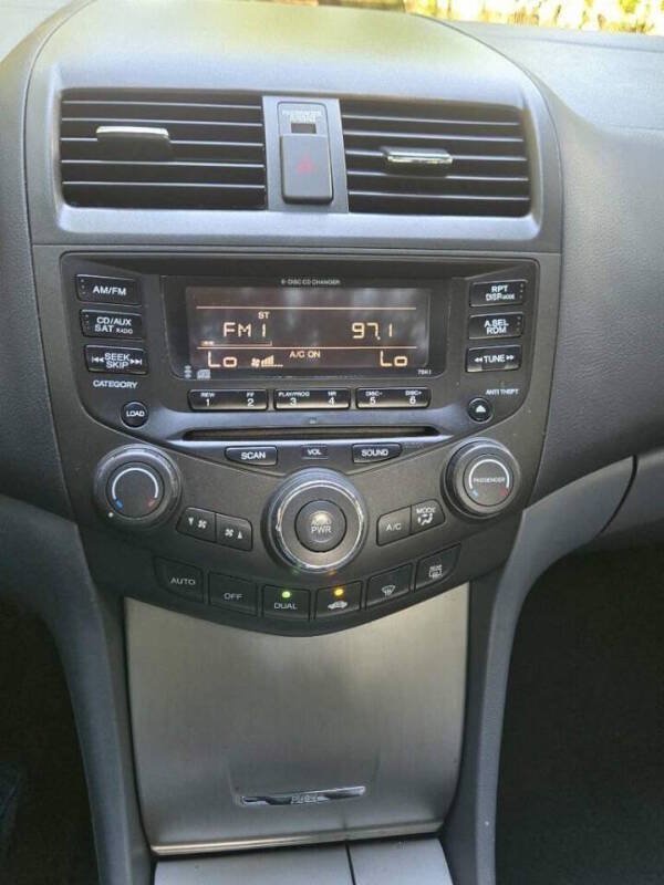 Used 2004 Honda Accord EX image 19