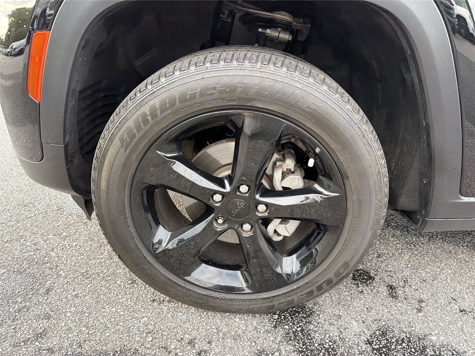 Used 2024 Jeep Grand Cherokee Altitude AWD/4WD image 10