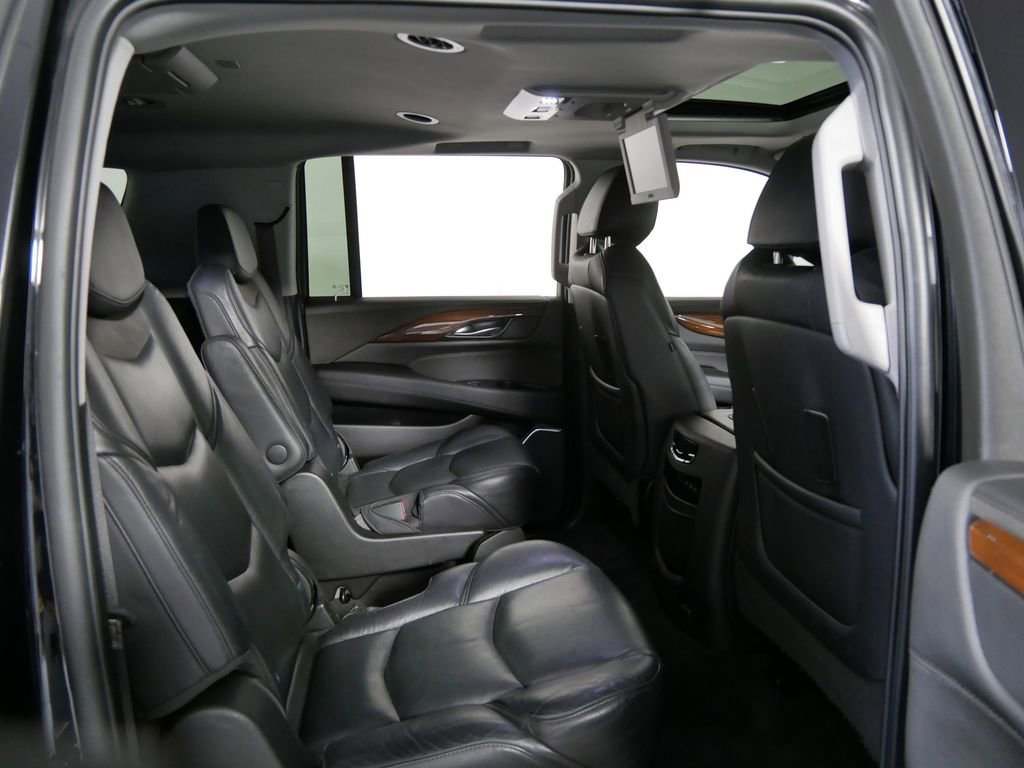 Used 2020 Cadillac Escalade ESV Premium Luxury AWD/4WD image 12