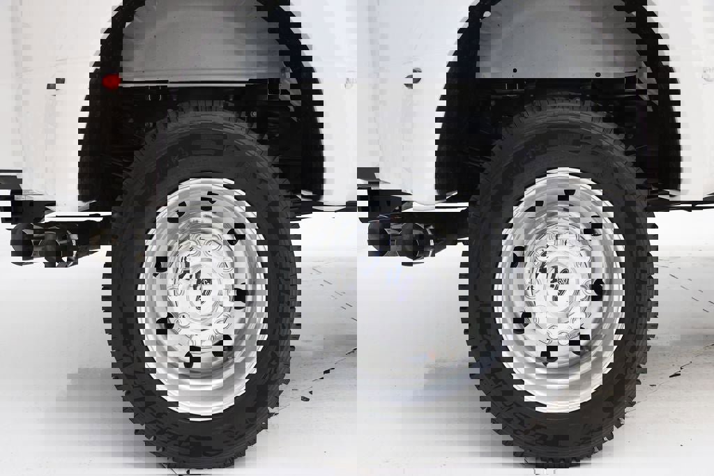 Used 2021 Ford F450 Platinum w/ FX4 Off-Road Package image 16