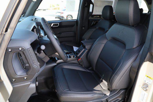 New 2025 Ford Bronco Badlands image 13