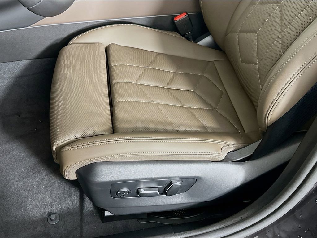 New 2026 BMW 530i xDrive w/ Premium Package image 26