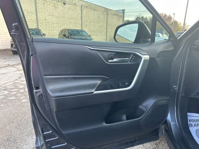 Used 2022 Toyota RAV4 XLE Premium image 25
