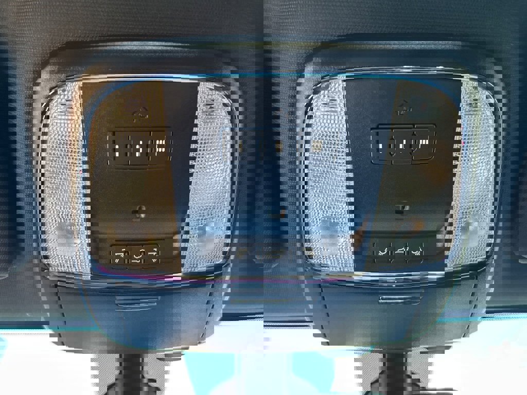 Used 2019 Dodge Durango GT image 35