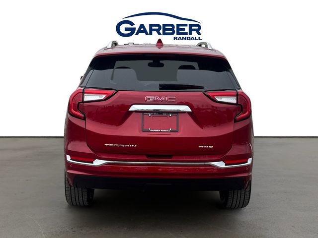Used 2024 GMC Terrain Denali w/ Denali Premium Package image 4