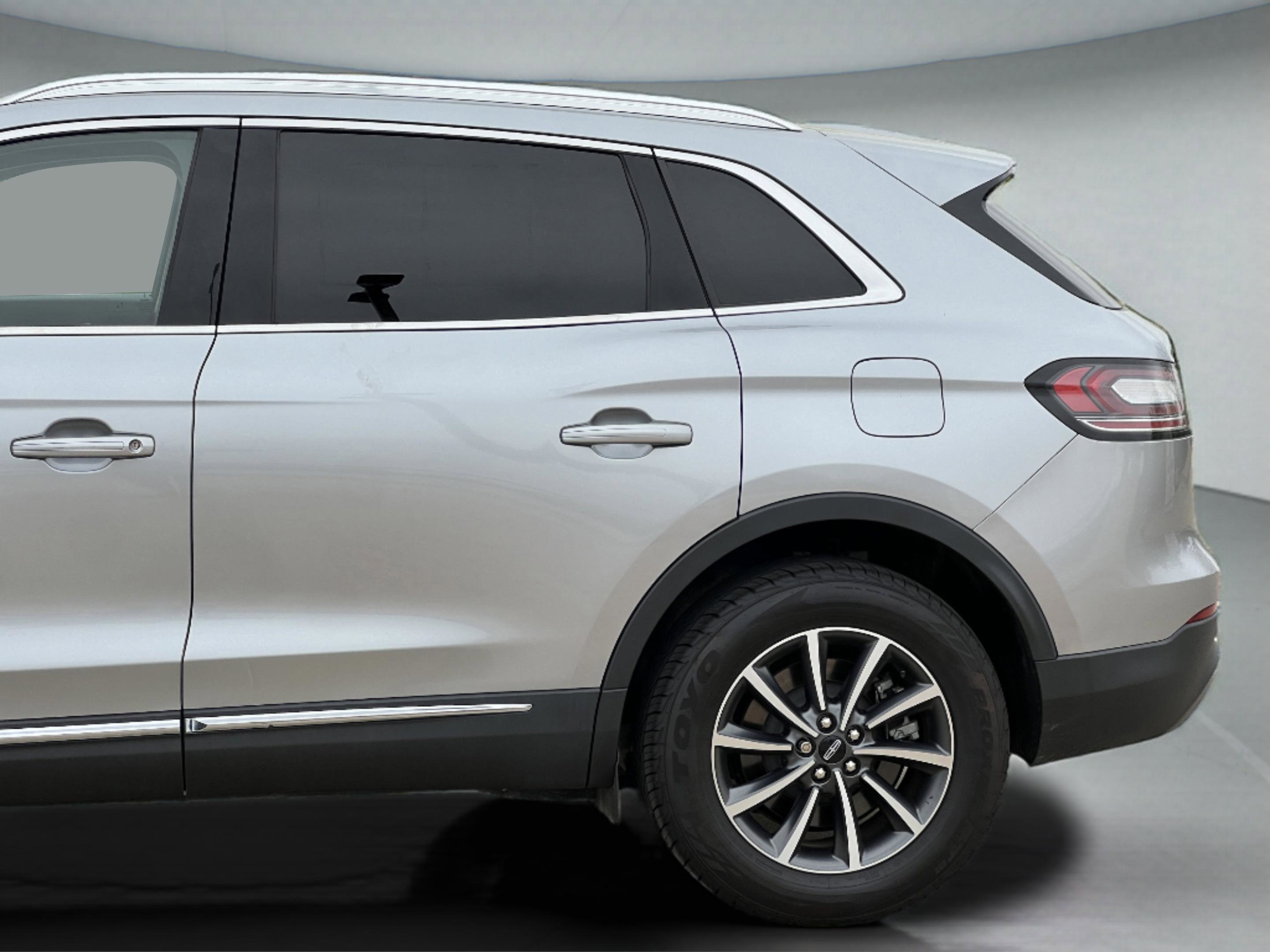 Used 2022 Lincoln Nautilus AWD image 31
