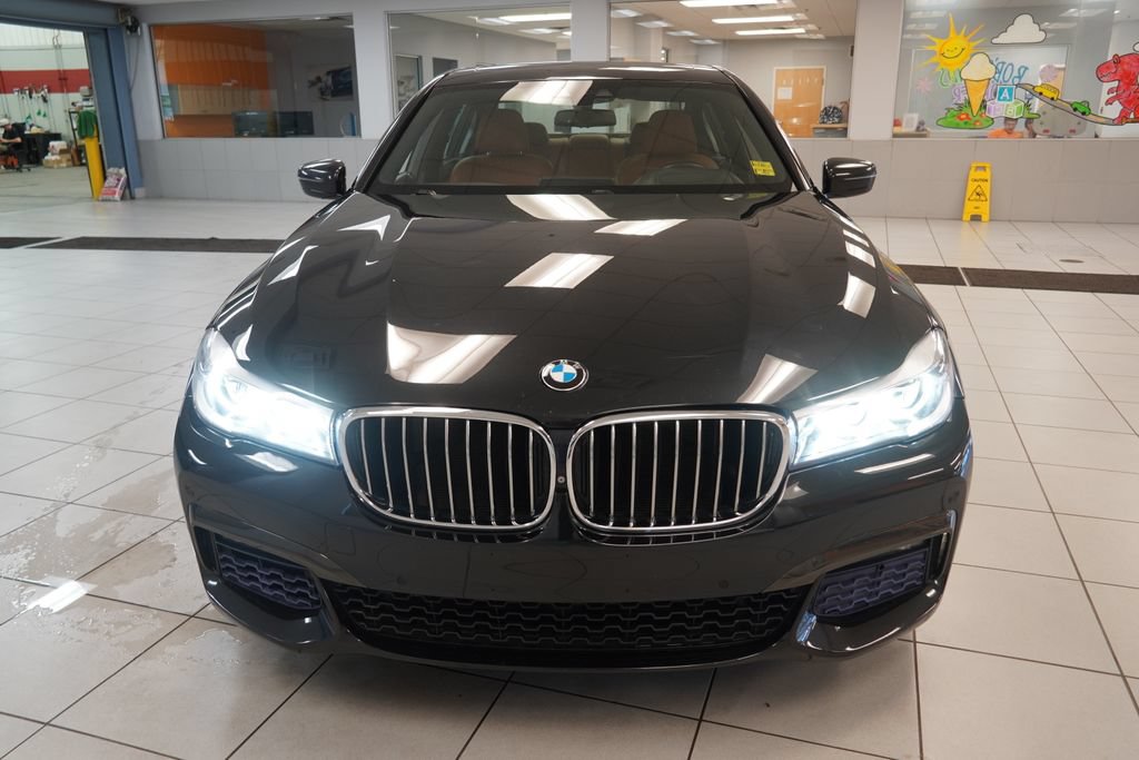 Used 2017 BMW 740i xDrive AWD/4WD image 15