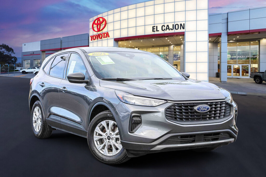 Used 2025 Ford Escape Active image 1