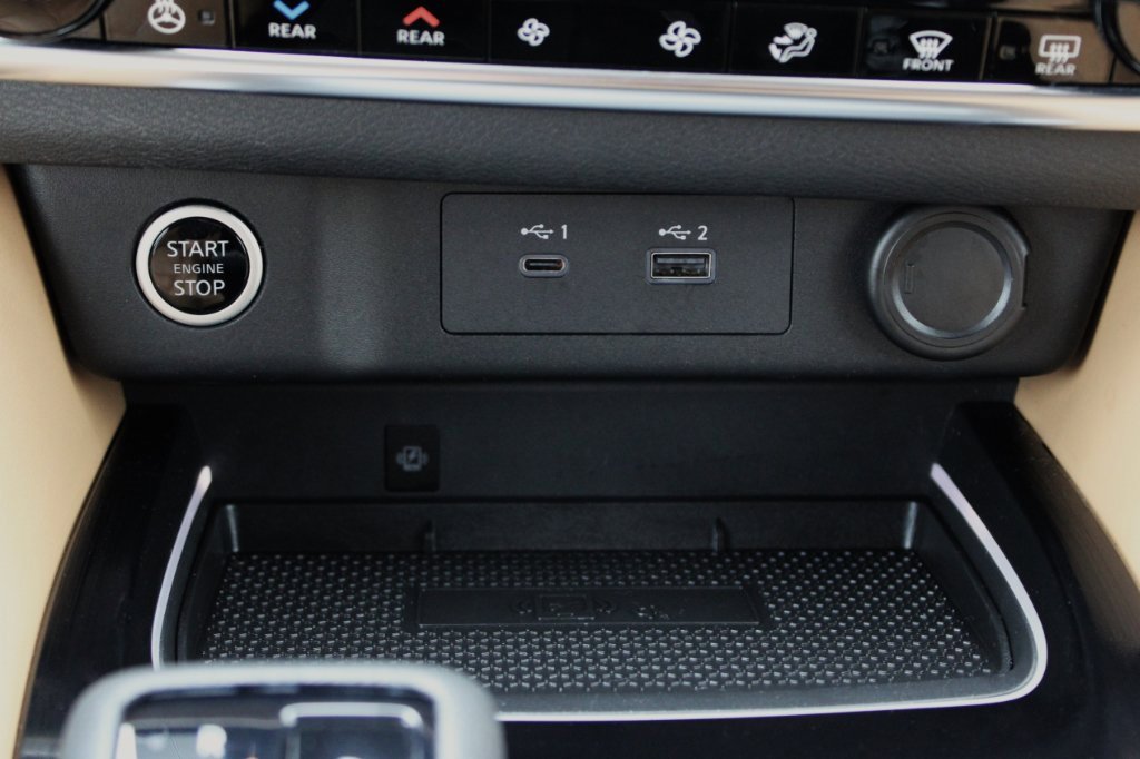 Certified 2022 Nissan Rogue Platinum w/ Head-Up Display Package image 40