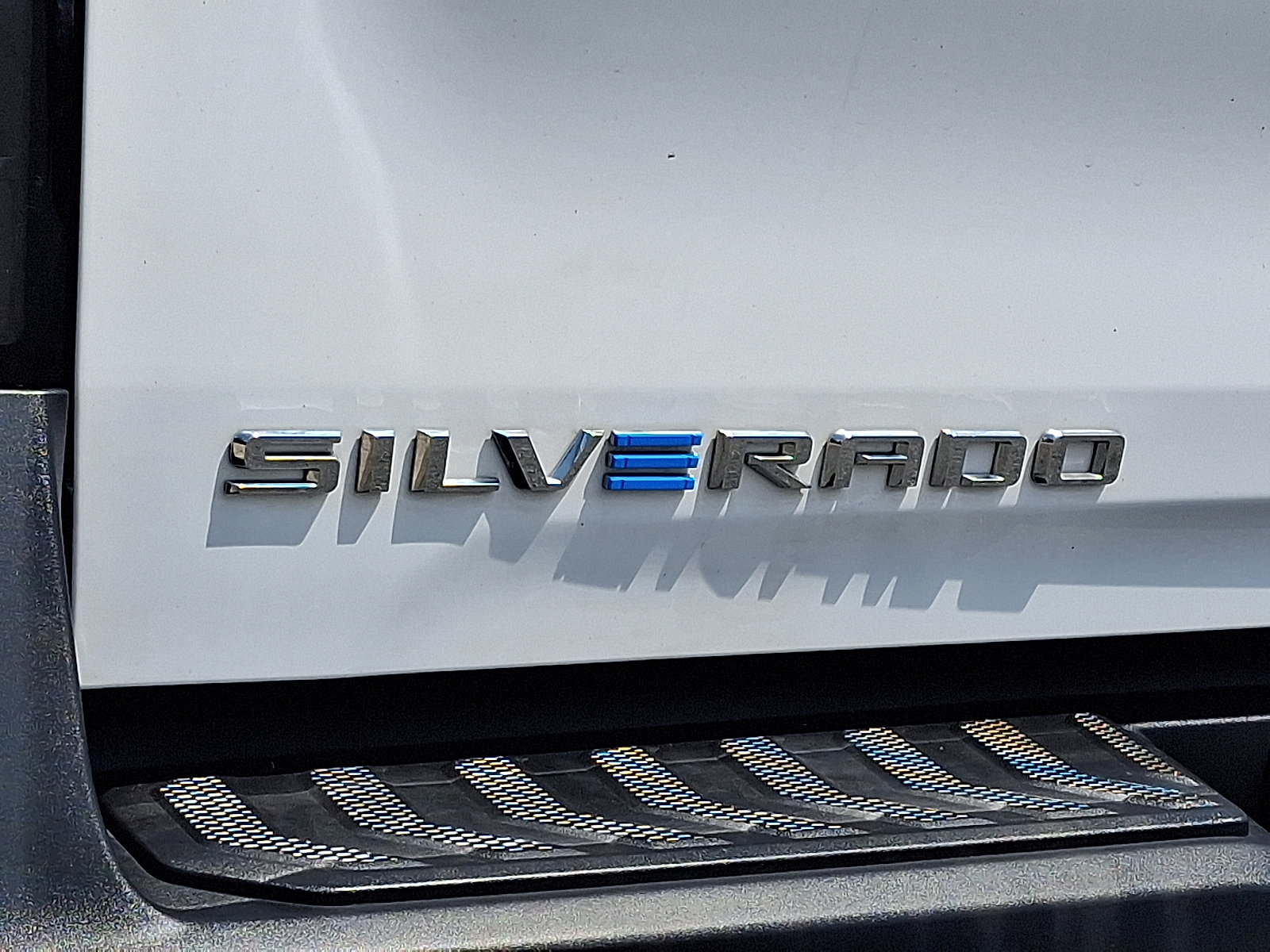 Certified 2026 Chevrolet Silverado EV LT AWD/4WD image 30