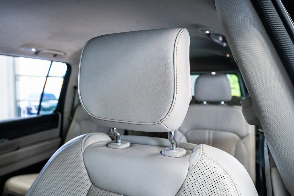 Used 2023 Jeep Wagoneer Series III w/ Preferred Equipment Group image 42