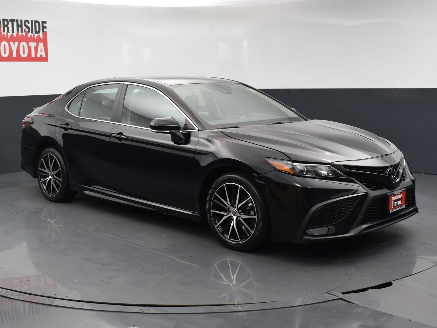 Used 2024 Toyota Camry SE AWD/4WD image 6