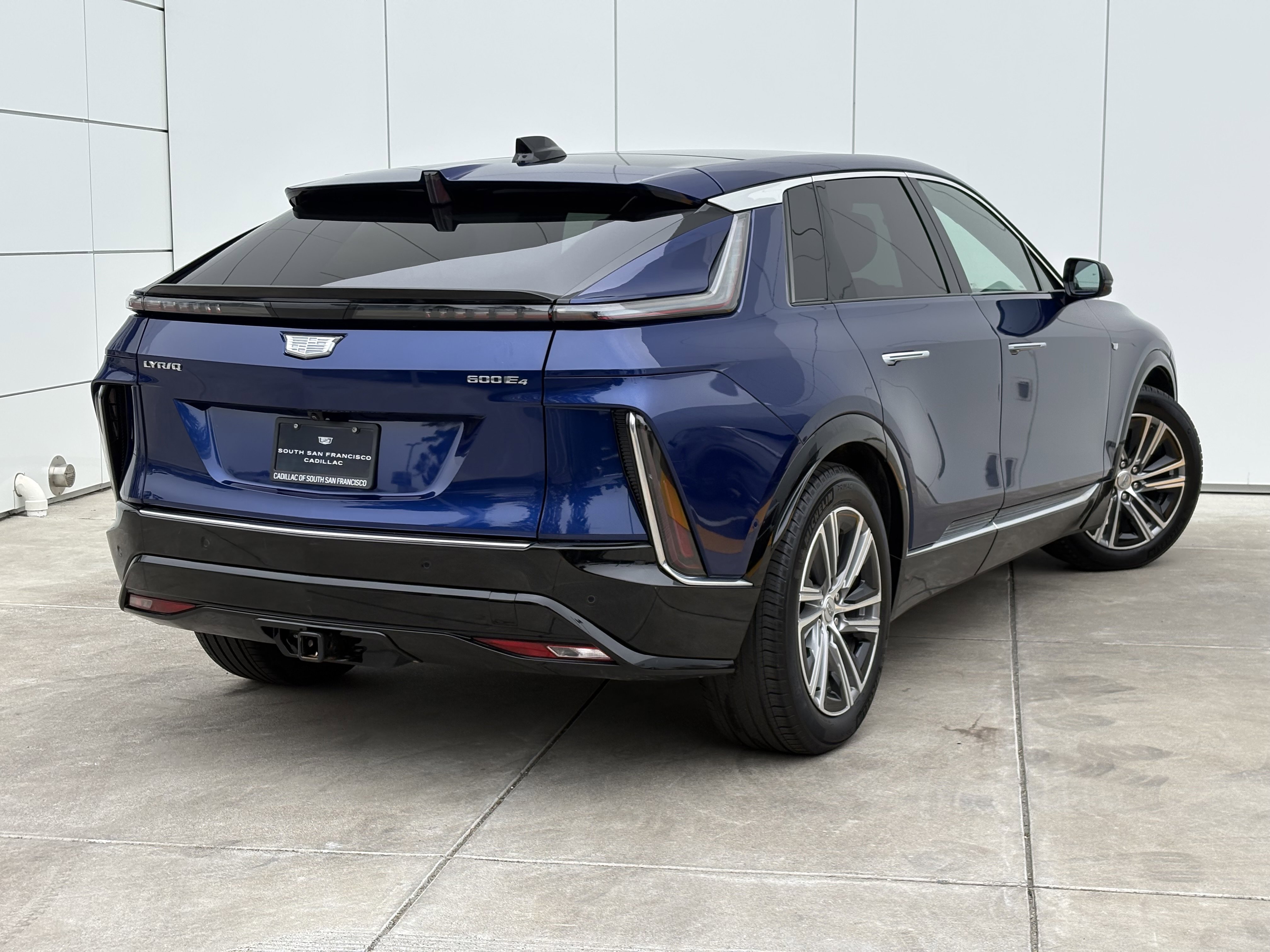 Used 2024 Cadillac Lyriq Sport AWD/4WD image 7