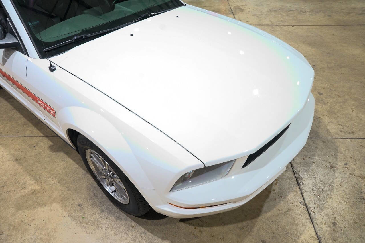 Used 2005 Ford Mustang Premium image 30