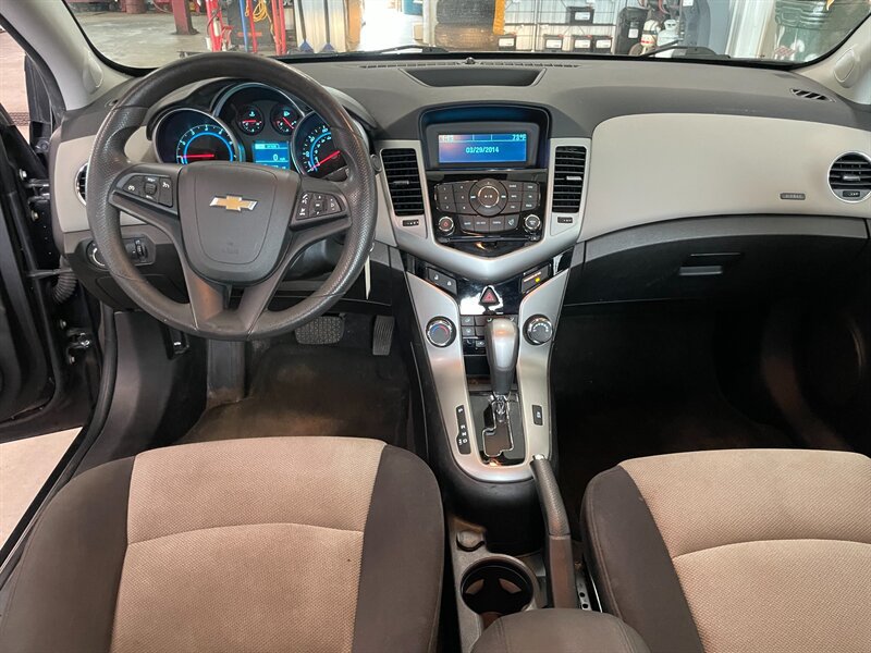 Used 2014 Chevrolet Cruze LS FWD image 7