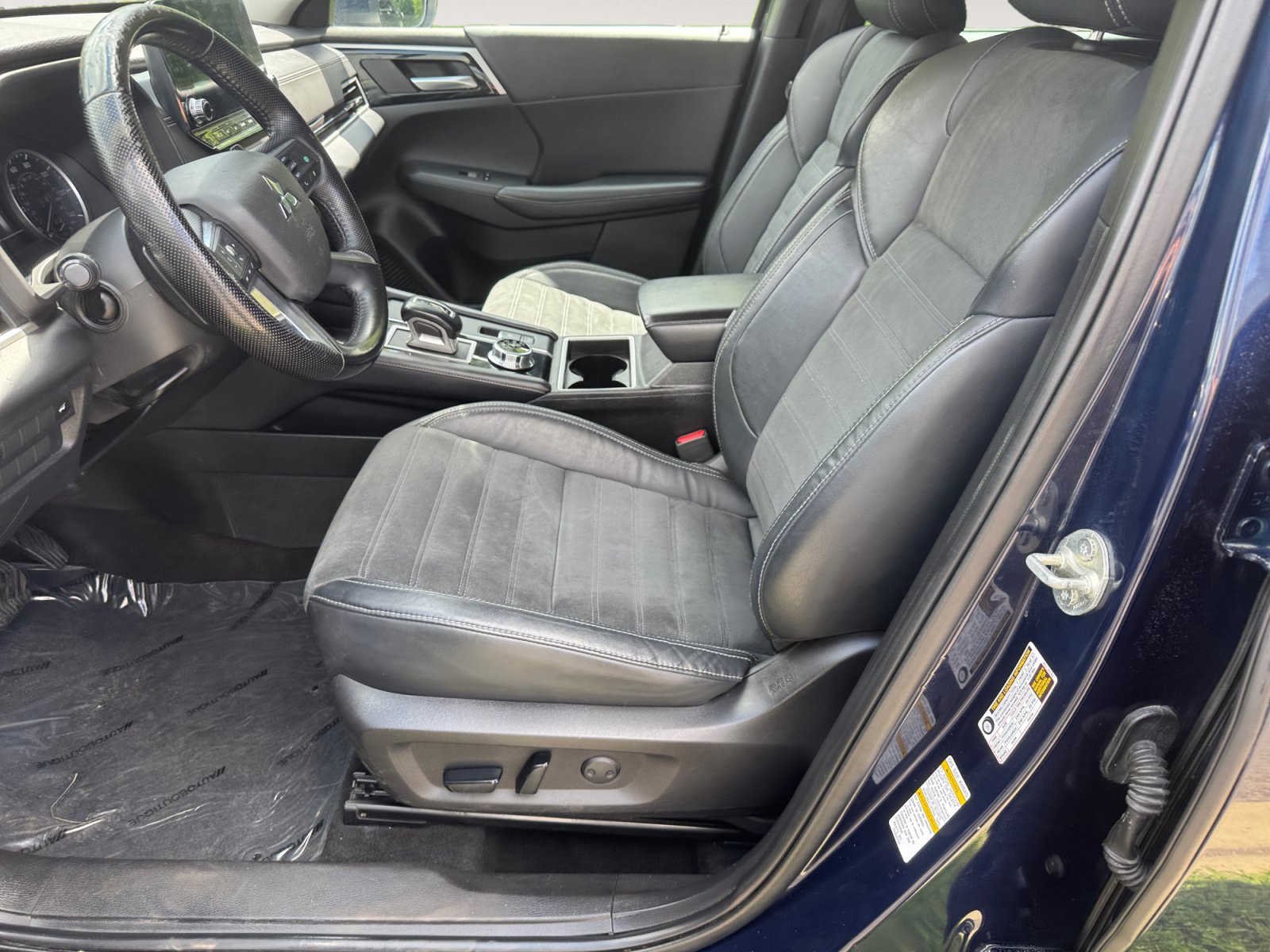 Used 2022 Mitsubishi Outlander SE FWD image 9