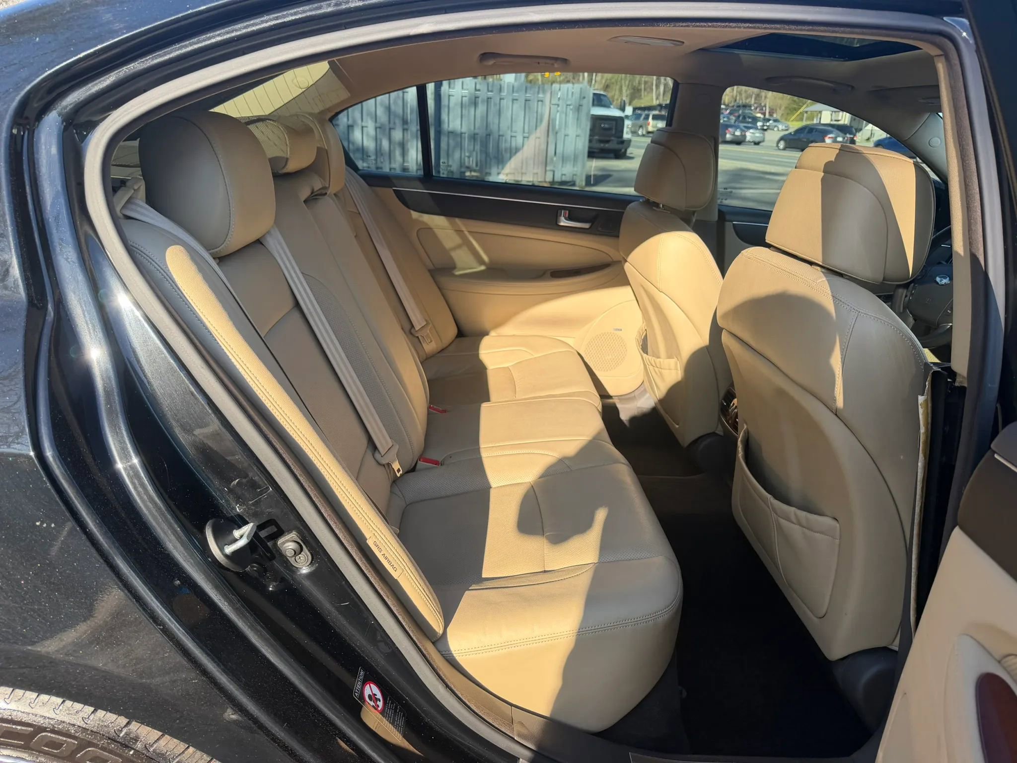 Used 2012 Hyundai Genesis 3.8 w/ Premium Pkg image 19