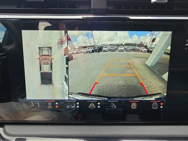 Certified 2025 GMC Sierra 1500 AT4 w/ AT4 Premium Package AWD/4WD image 21