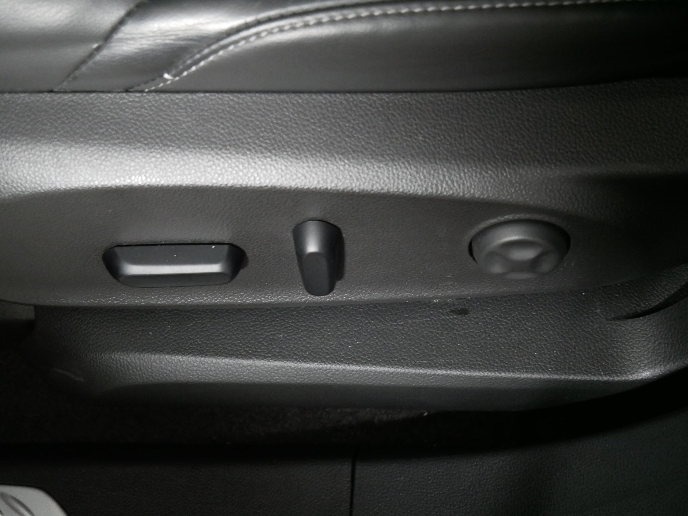 Used 2020 Buick Envision Essence FWD image 20