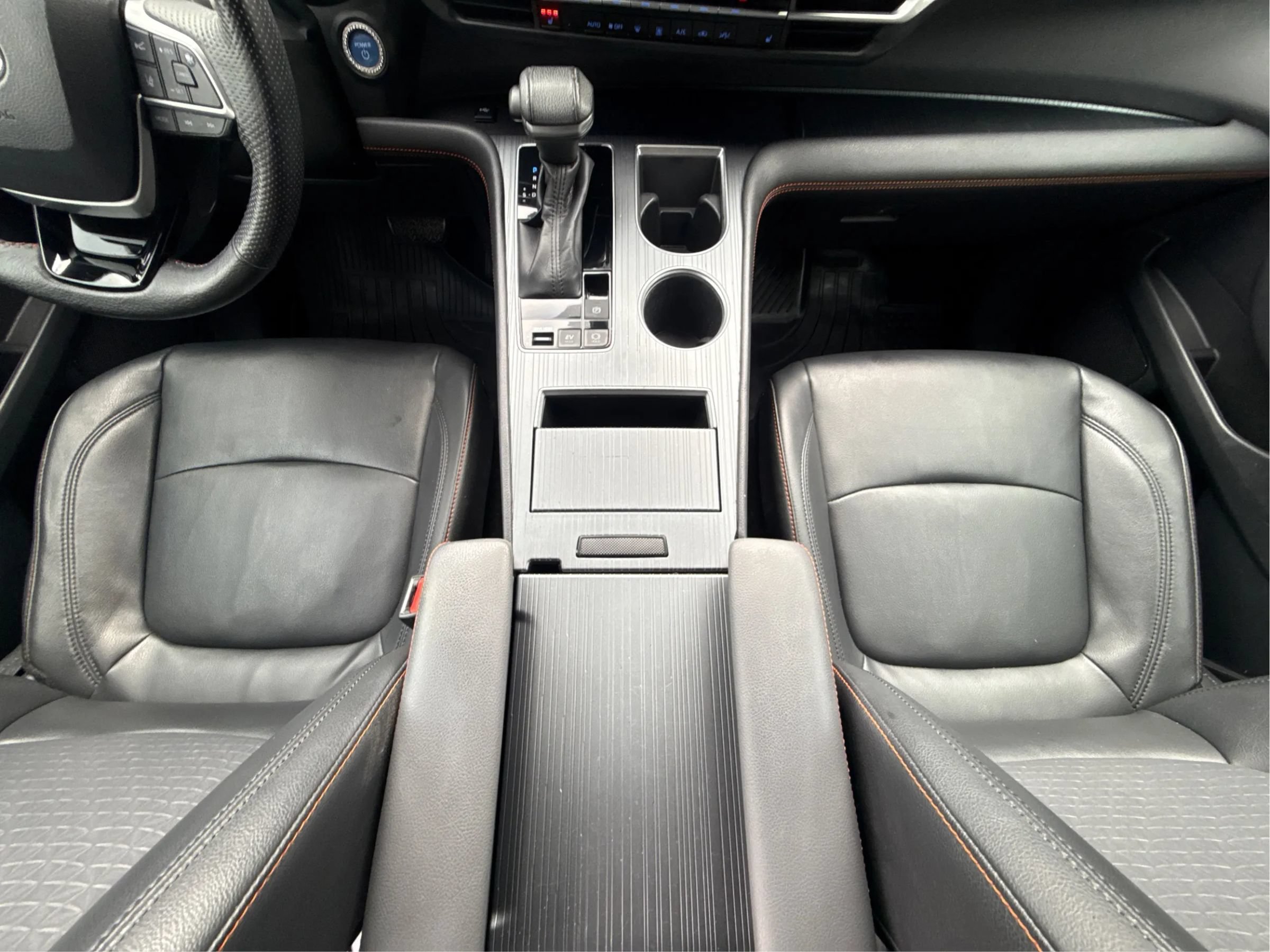 Used 2022 Toyota Sienna XSE FWD image 28