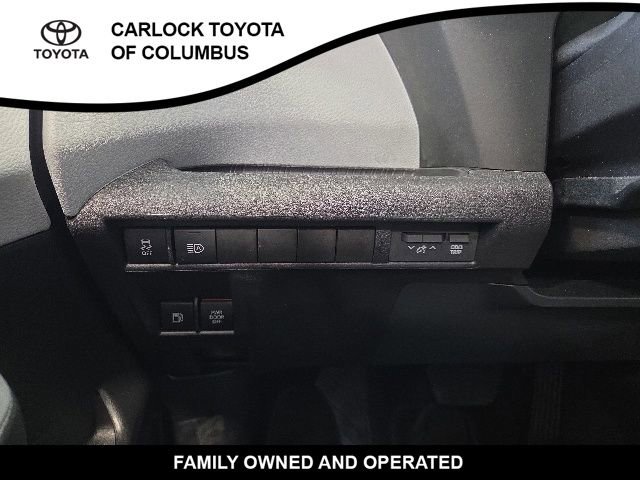 Used 2025 Toyota Sienna LE FWD image 26