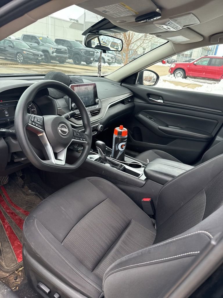Used 2024 Nissan Altima 2.5 SV image 8