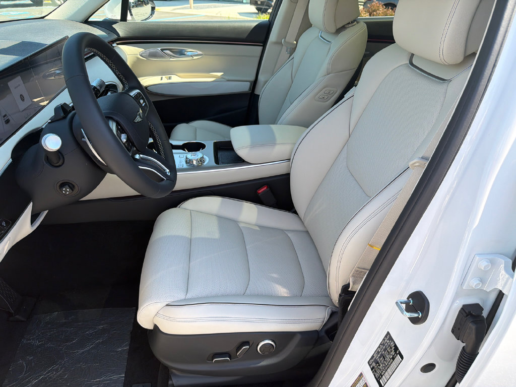 New 2027 Genesis GV70 2.5T Advanced AWD/4WD image 9