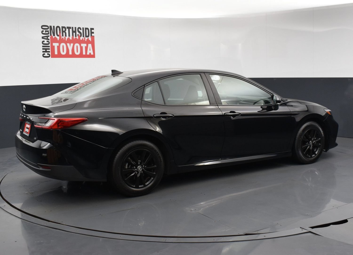 Used 2025 Toyota Camry LE FWD image 4