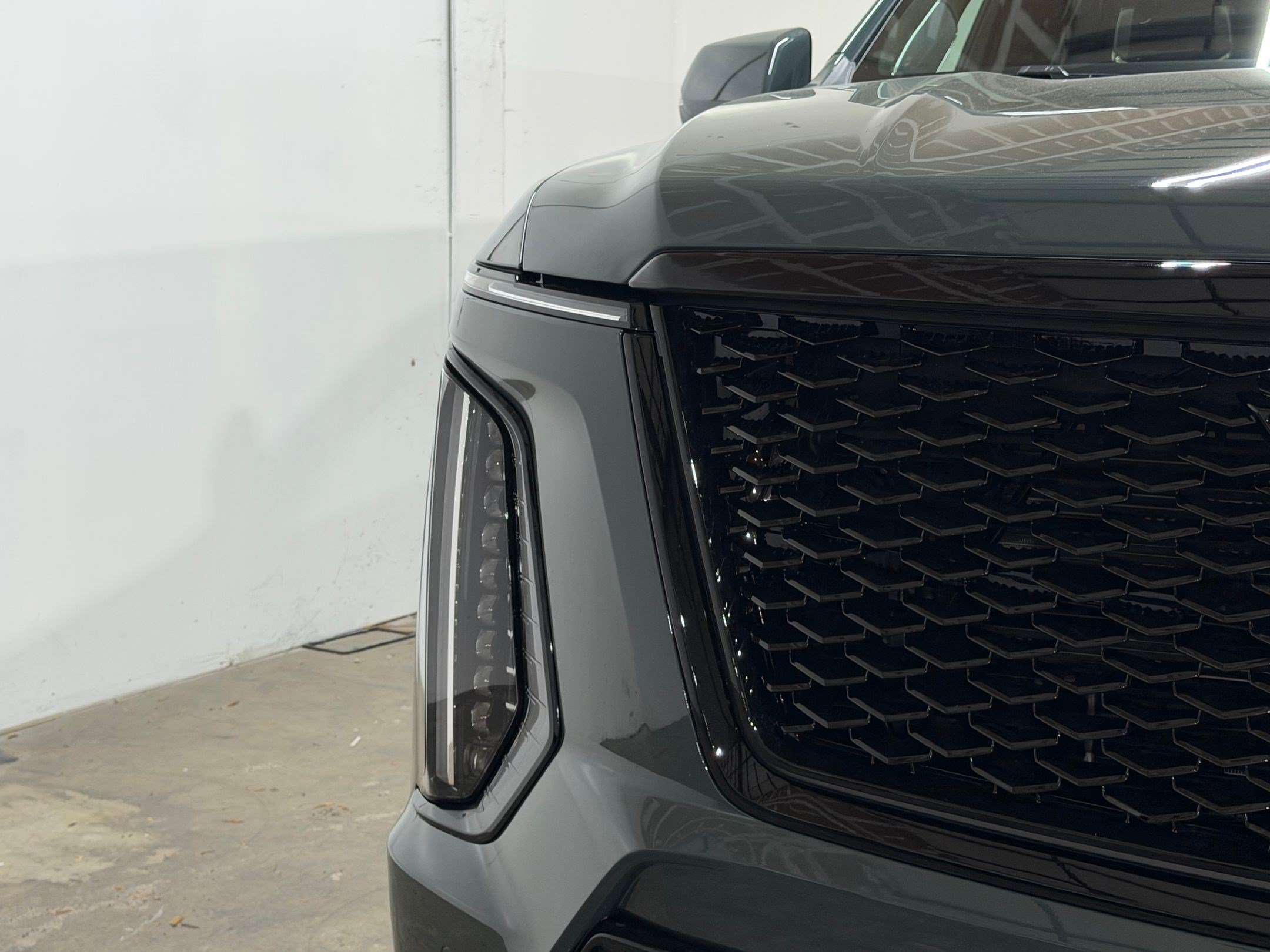 New 2026 Cadillac Escalade ESV V w/ LPO, ONYX Package AWD/4WD image 9