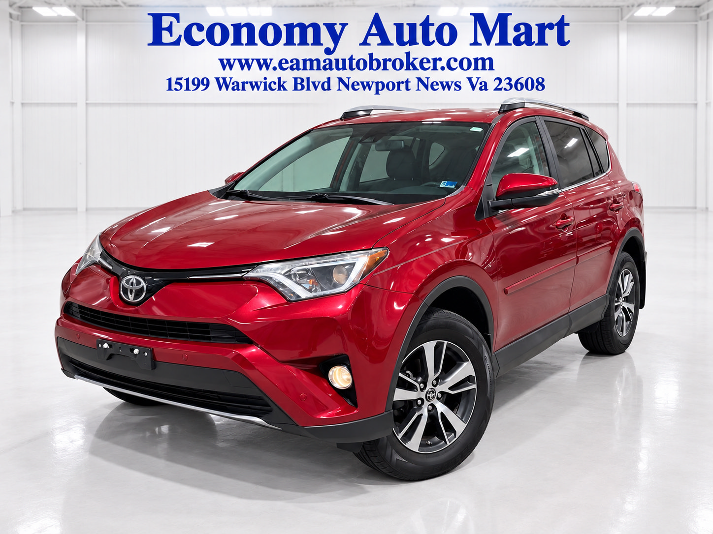 Used 2018 Toyota RAV4 XLE FWD image 1