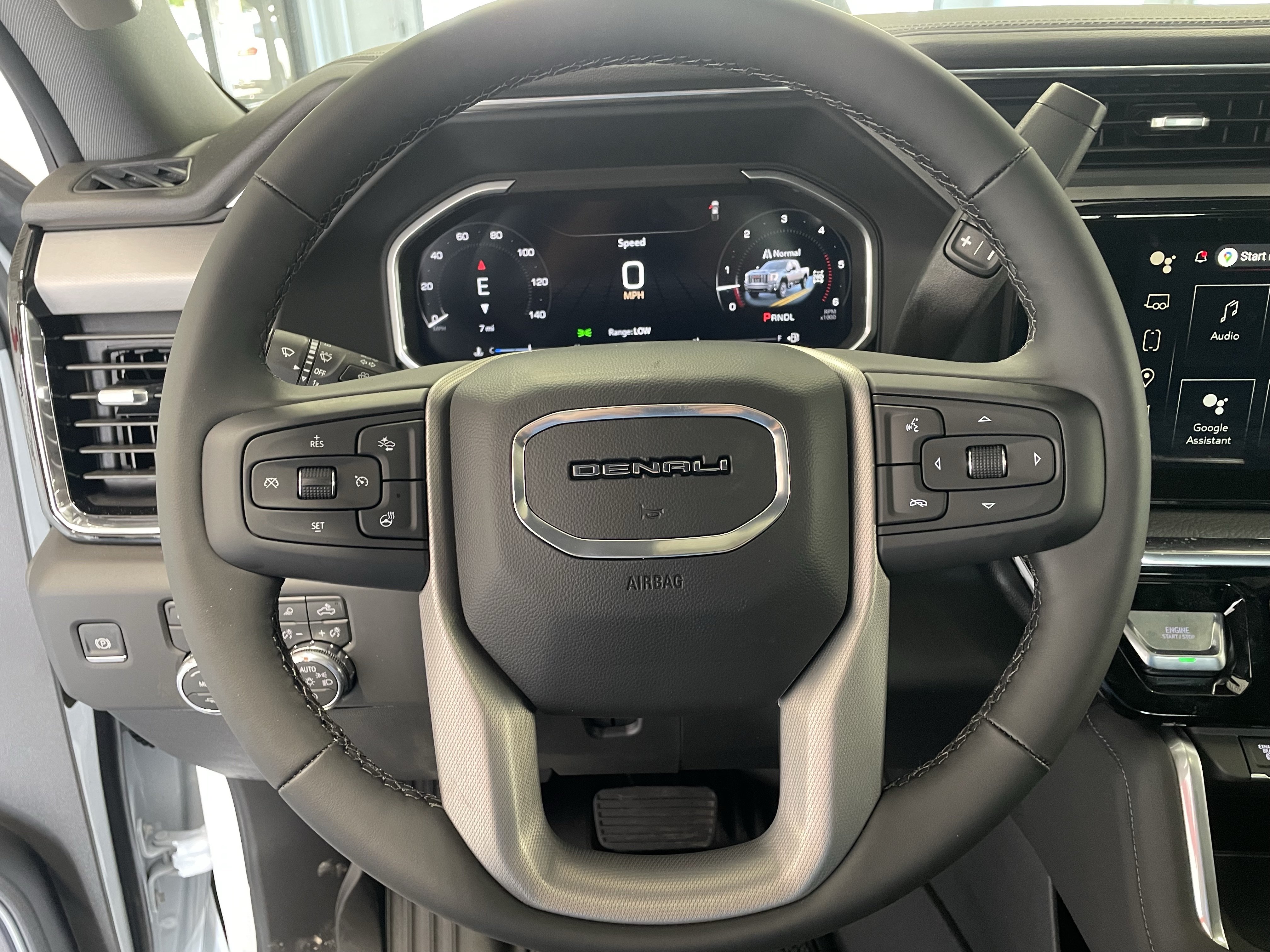 New 2026 GMC Sierra 2500 Denali w/ Denali Reserve Package AWD/4WD image 15