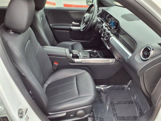 Certified 2022 Mercedes-Benz GLB 250 image 40