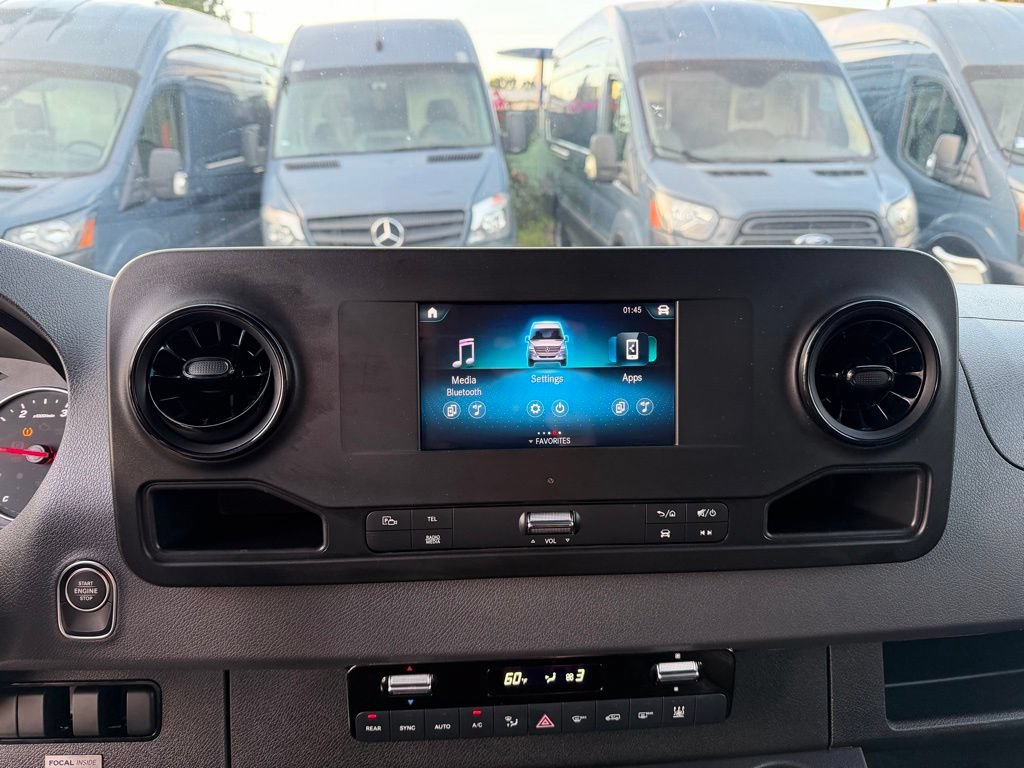 Used 2024 Mercedes-Benz Sprinter 2500 image 21