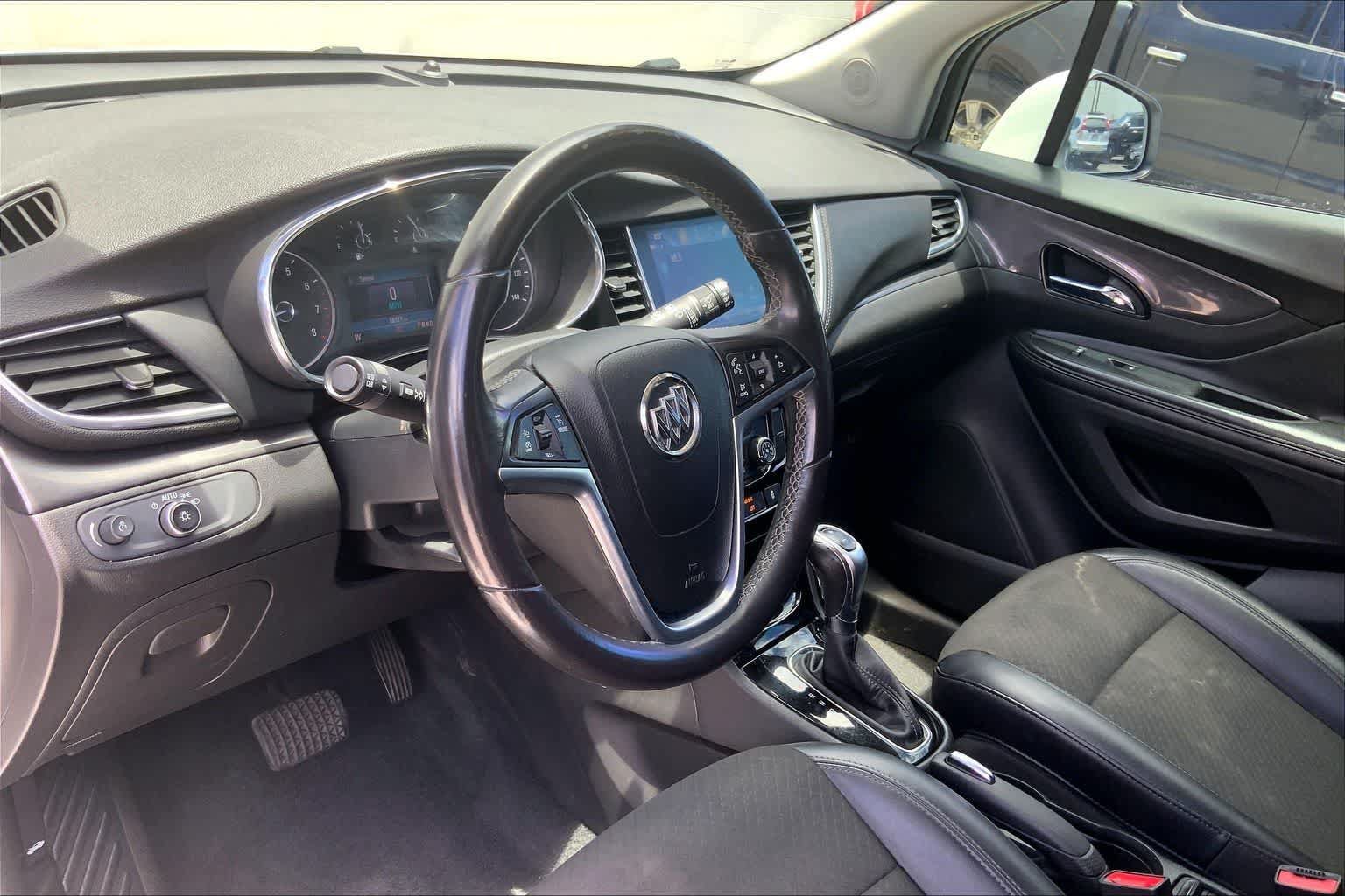 Used 2021 Buick Encore Preferred w/ Safety Package II FWD image 2