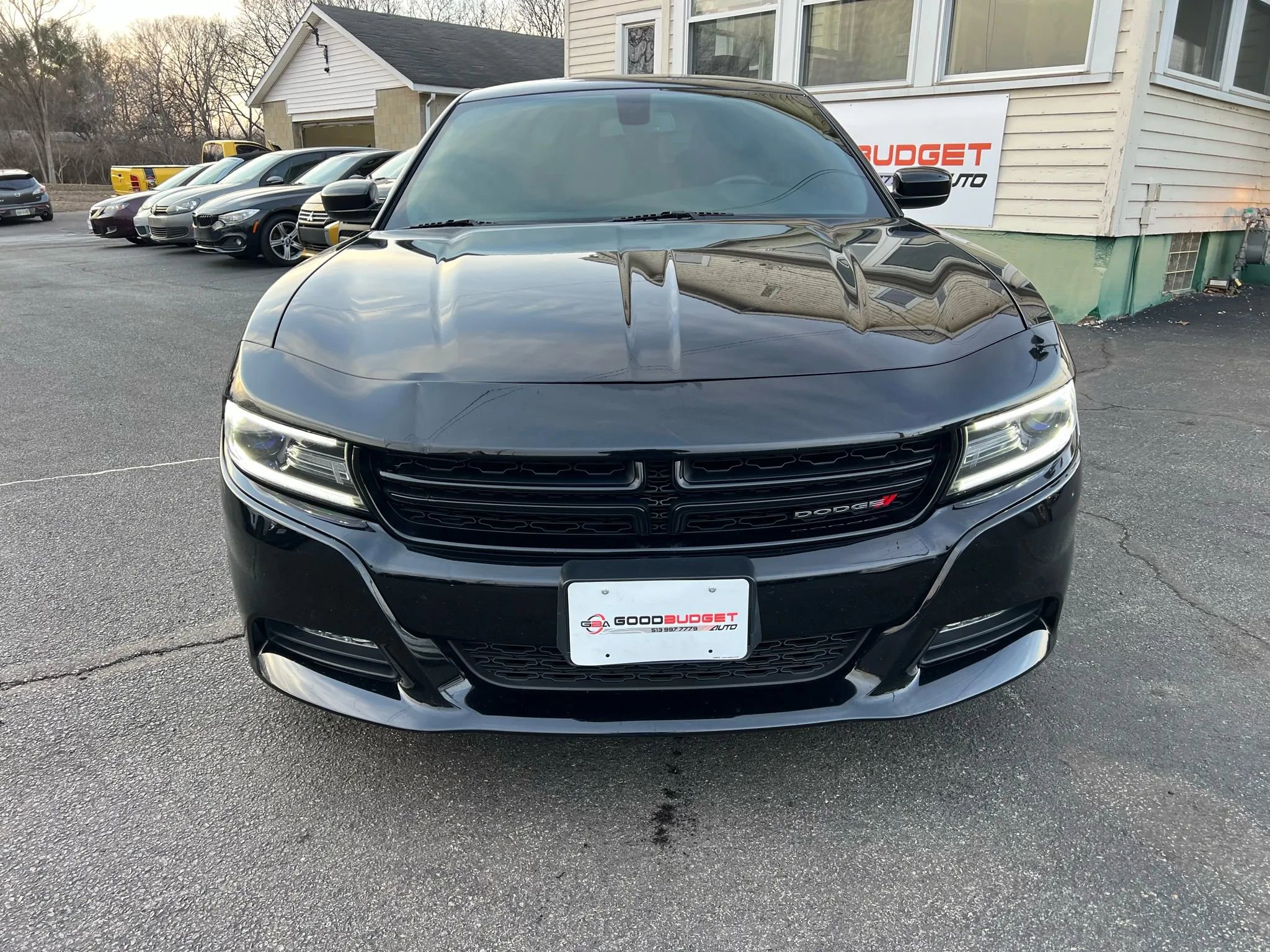 Used 2017 Dodge Charger SXT image 4