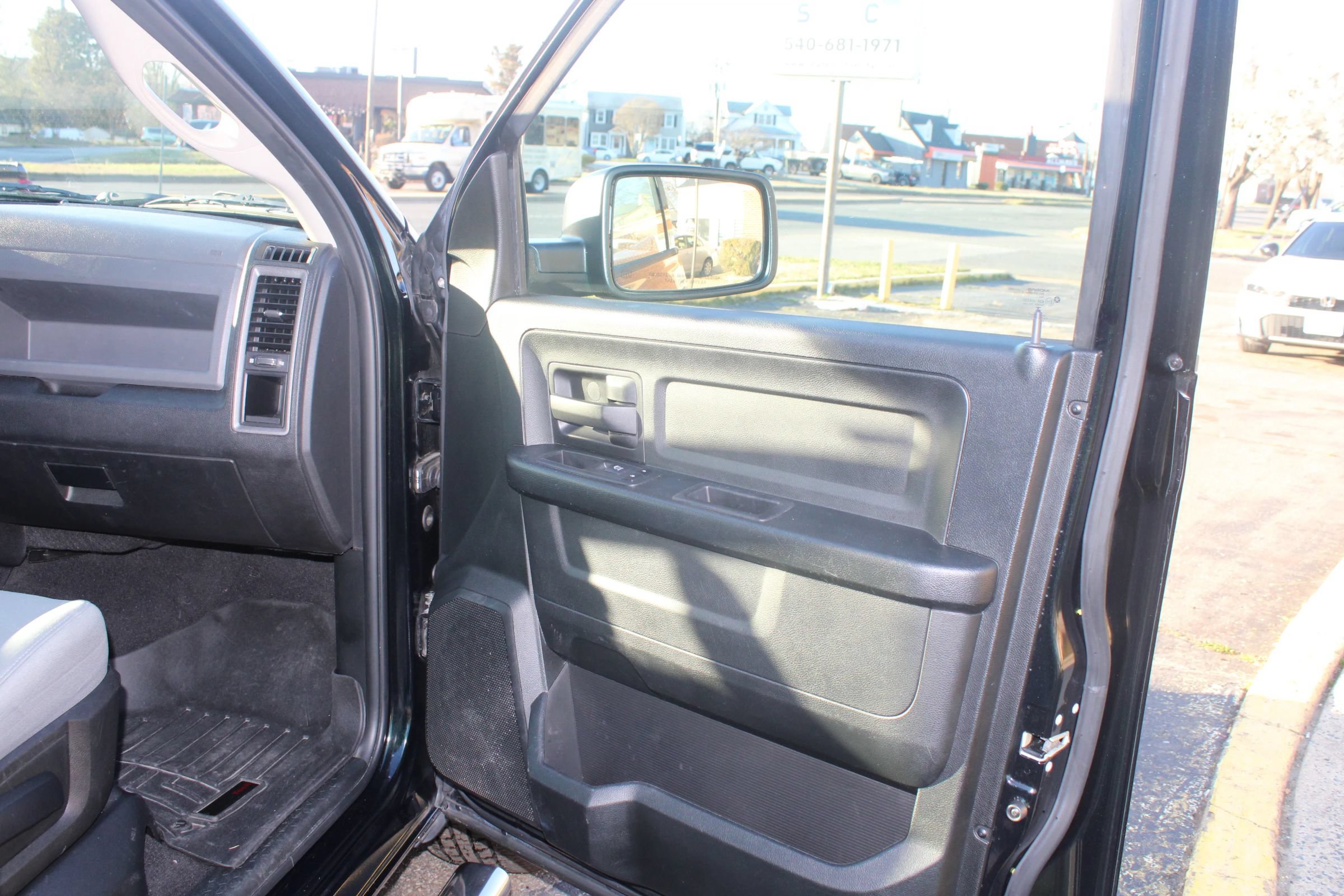 Used 2017 RAM 1500 Tradesman w/ Popular Equipment Group RWD image 11