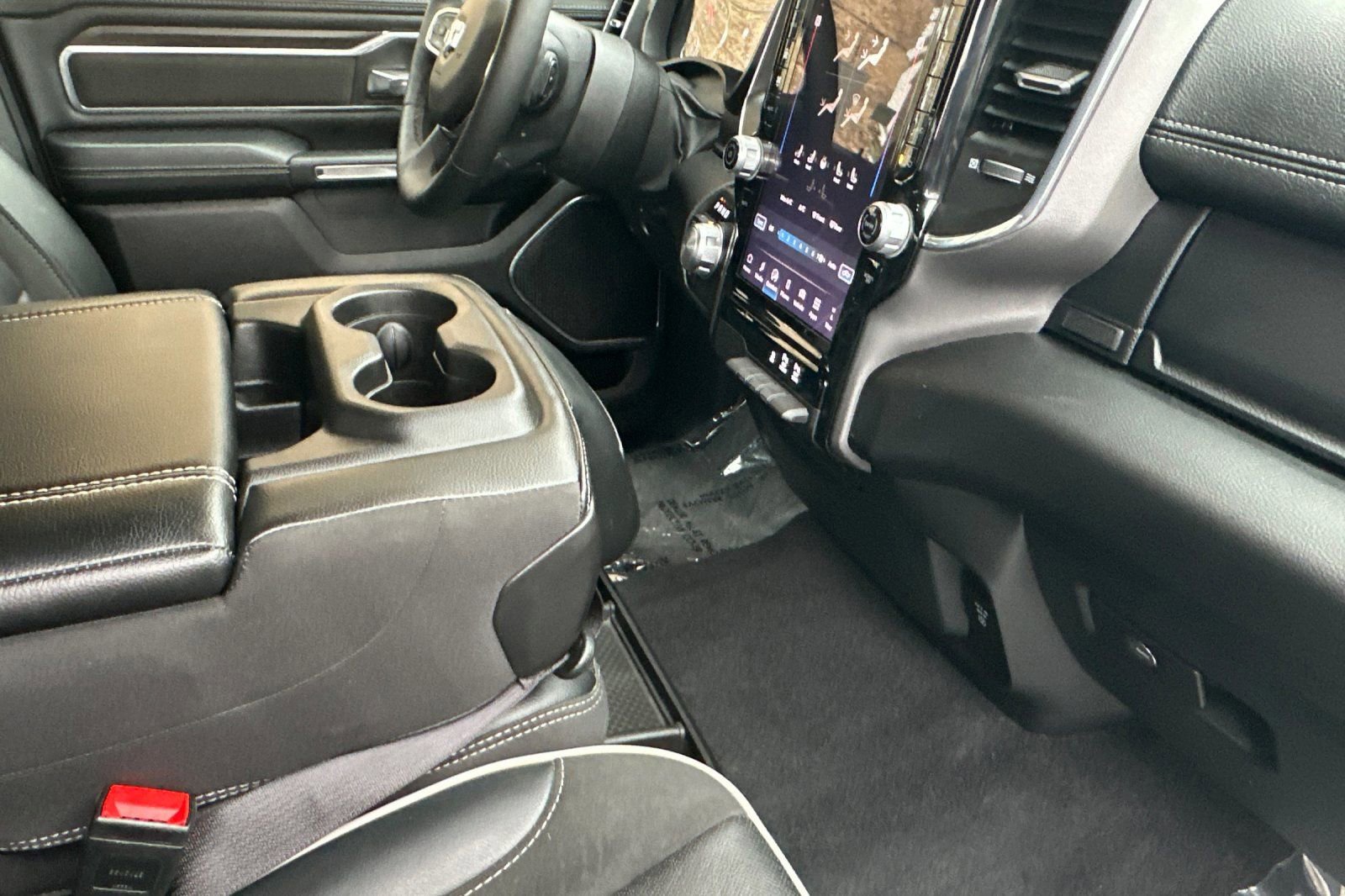 Used 2025 RAM 1500 Laramie image 16