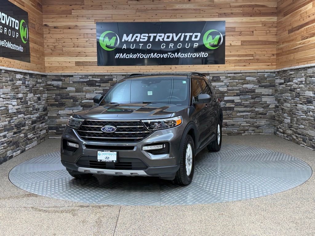Used 2020 Ford Explorer XLT w/ Equipment Group 202A image 4
