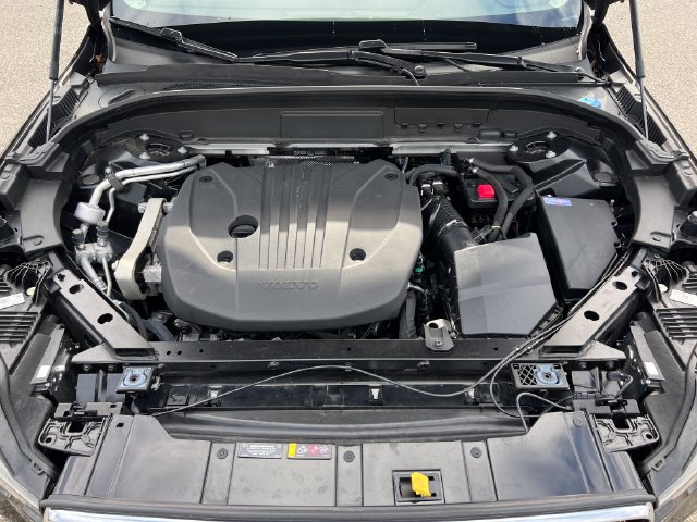 Used 2023 Volvo XC60 B5 Plus AWD/4WD image 29