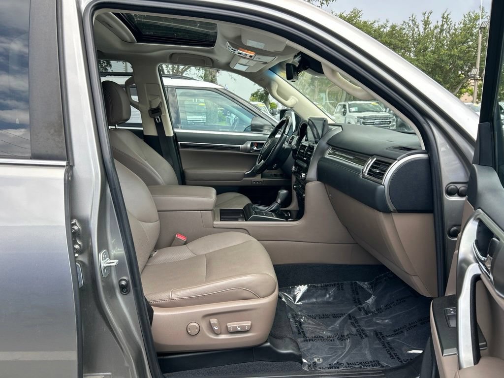 Used 2023 Lexus GX 460 Luxury w/ Sport Design Package AWD/4WD image 40