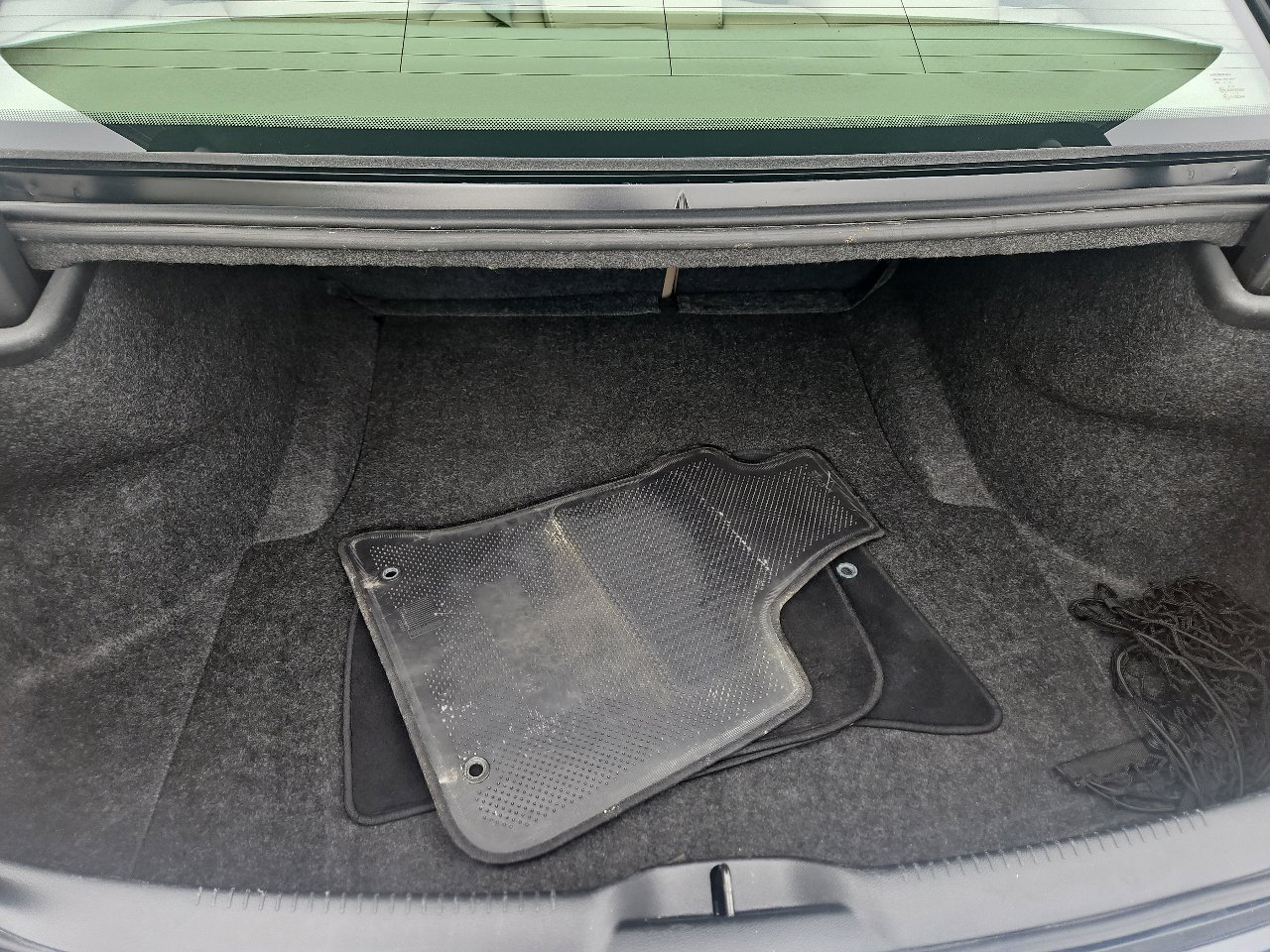 Used 2013 Chrysler 300 RWD image 5