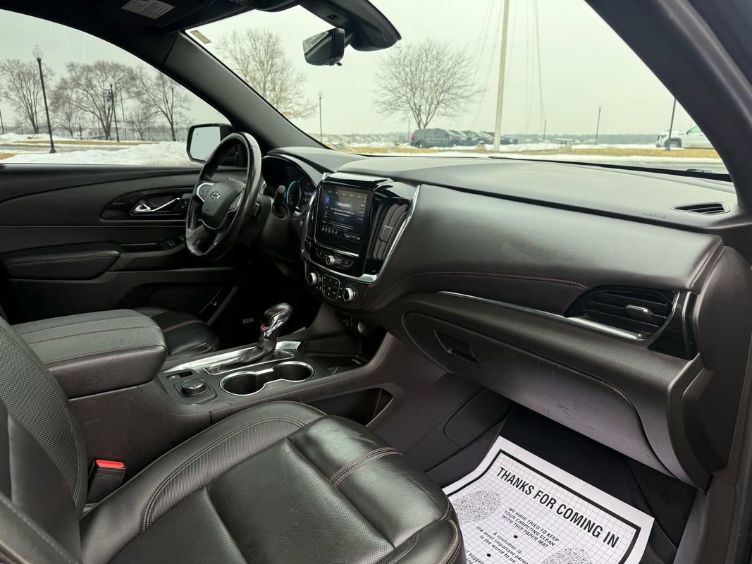 Used 2022 Chevrolet Traverse RS image 17