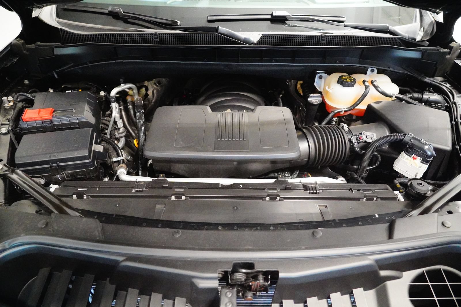 Used 2025 Chevrolet Suburban Premier AWD/4WD image 33
