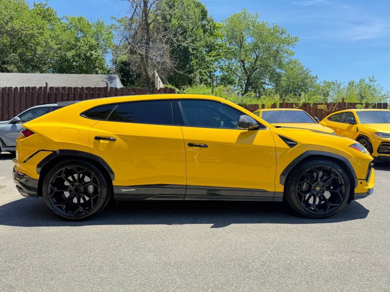 Used 2023 Lamborghini Urus Performante AWD/4WD image 5
