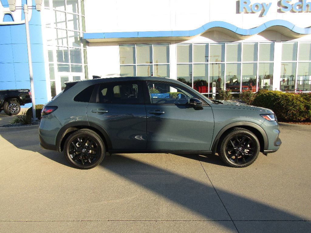 Used 2023 Honda HR-V Sport image 4