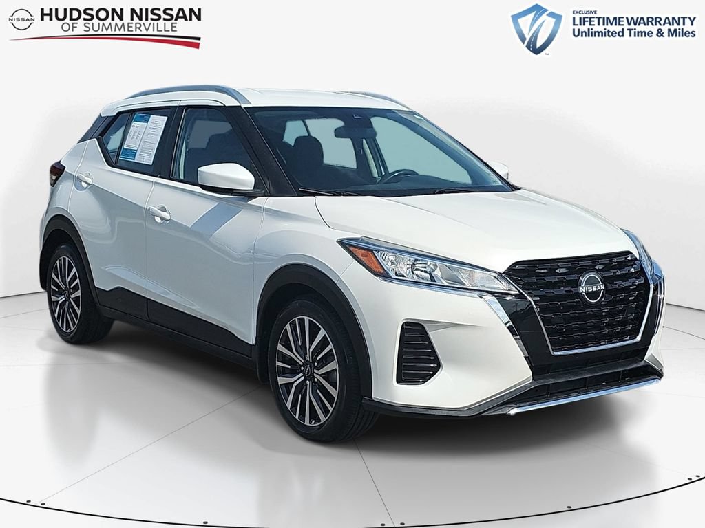 Used 2022 Nissan Kicks SV FWD image 1