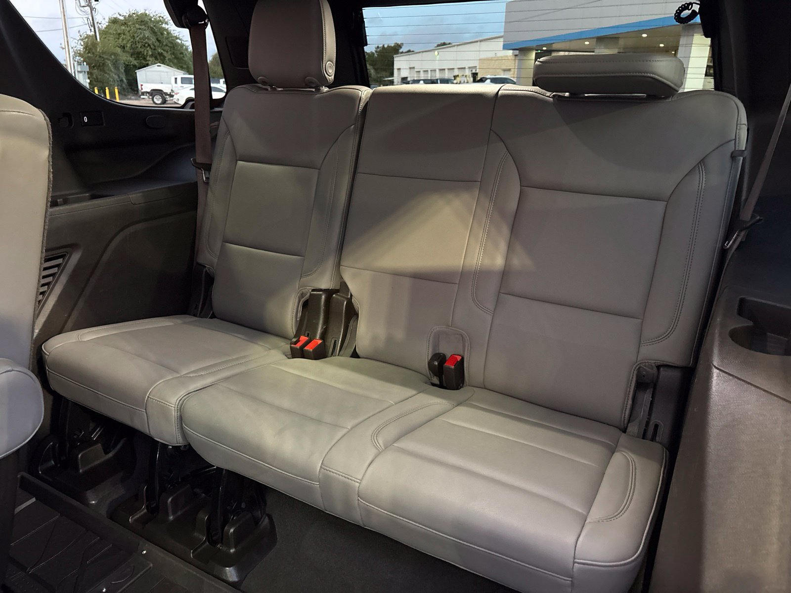 Used 2021 Chevrolet Tahoe Z71 w/ Z71 Signature Package AWD/4WD image 18