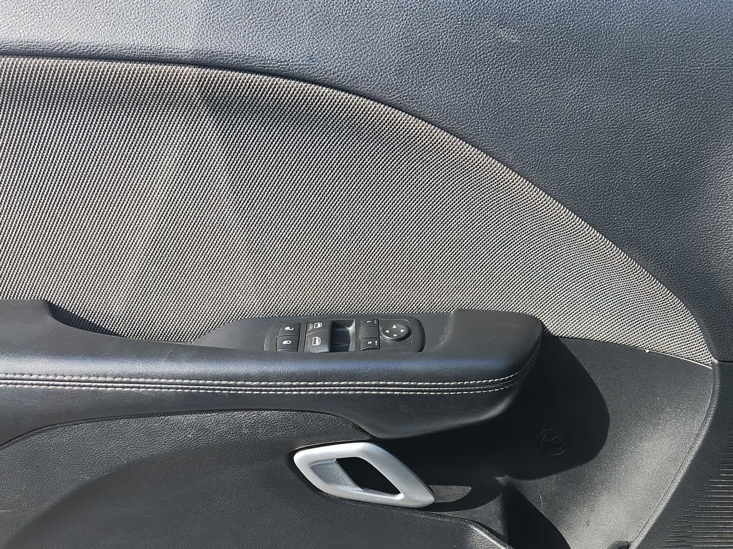 Used 2015 Dodge Challenger SXT image 19