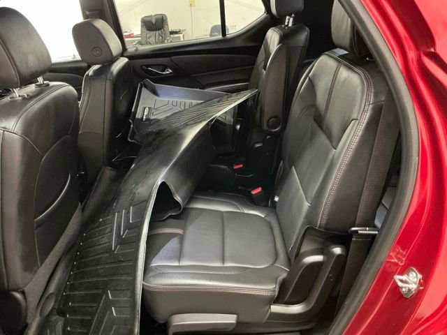 Used 2023 Chevrolet Traverse RS FWD image 12